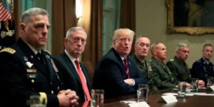 Trump contro il complesso industriale militare: aumenta il pericolo di colpo di stato militare. La storia si ripete?