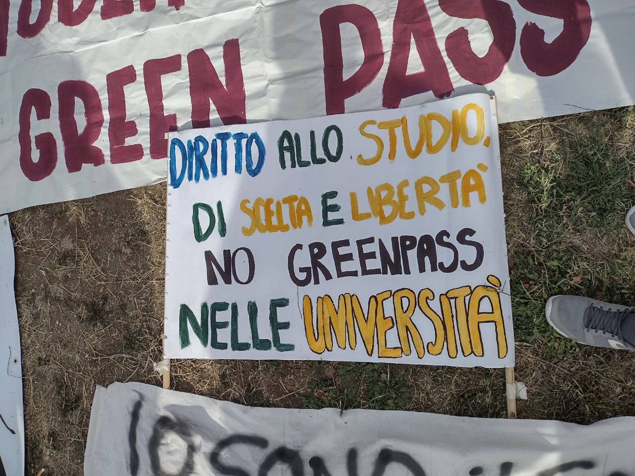 universitari contro il ricatto del Green Pass