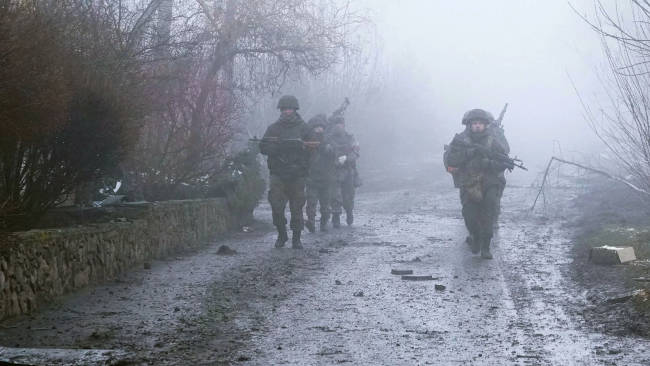 battaglione azov bombarda civili
