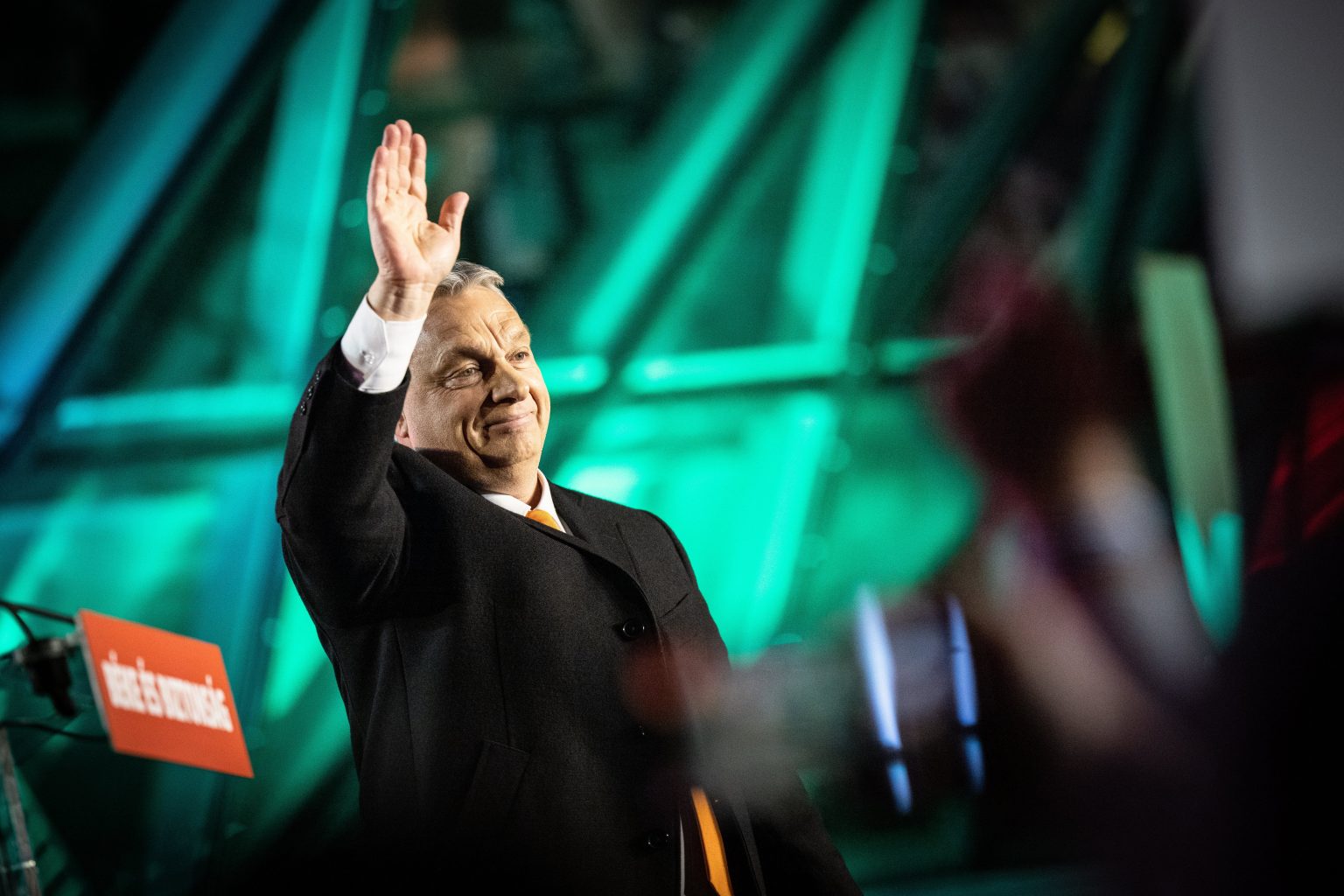 Orban vince elezioni Ungheria