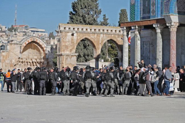 polizia israeliana moschea Al-Aqsa
