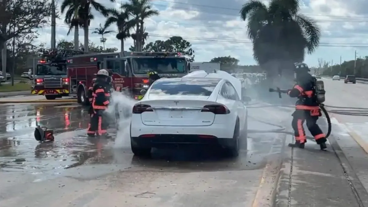 Florida incendio veicolo elettrico